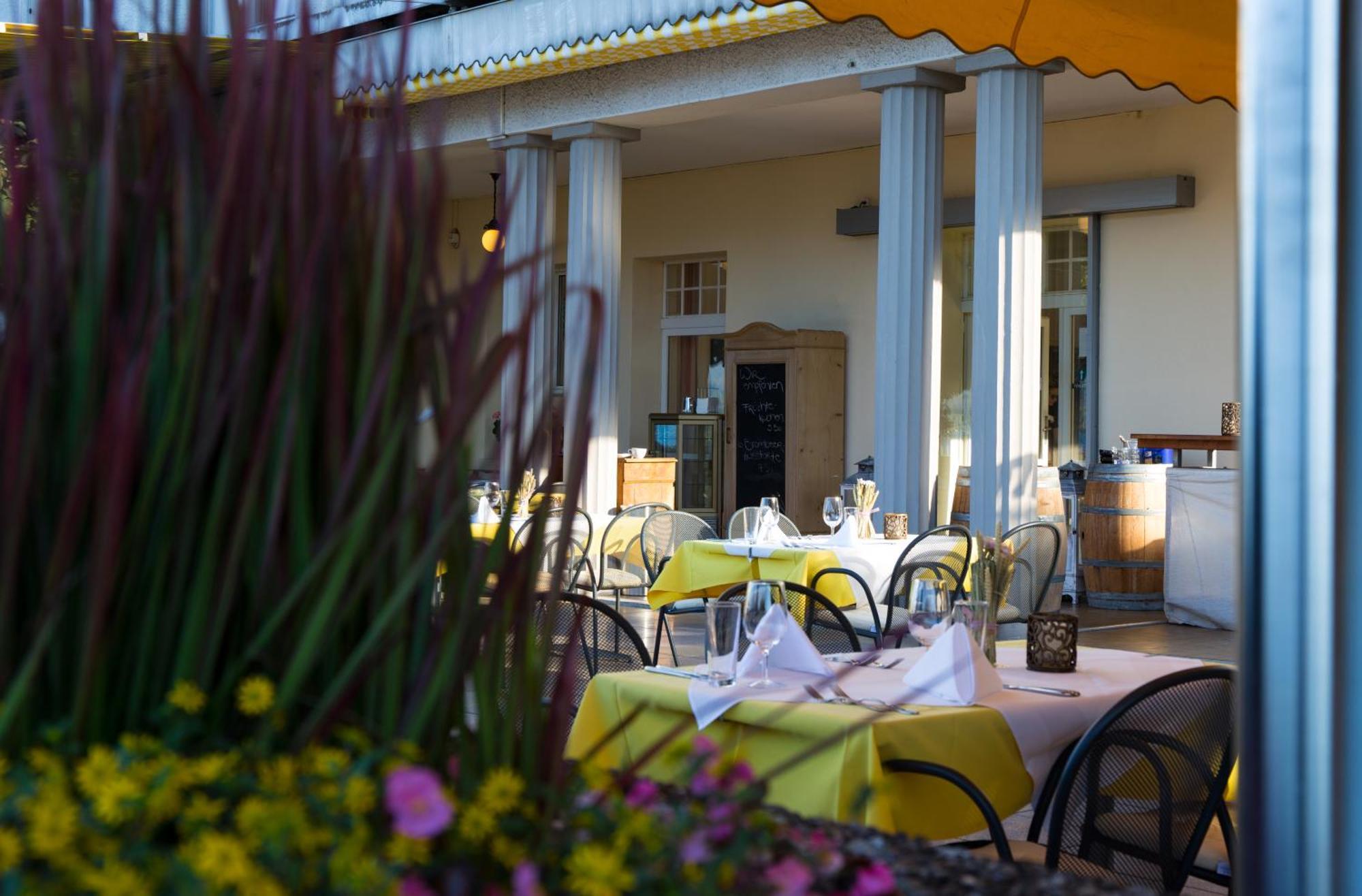 Hotel Restaurant Bellevue au Lac Thoune Extérieur photo
