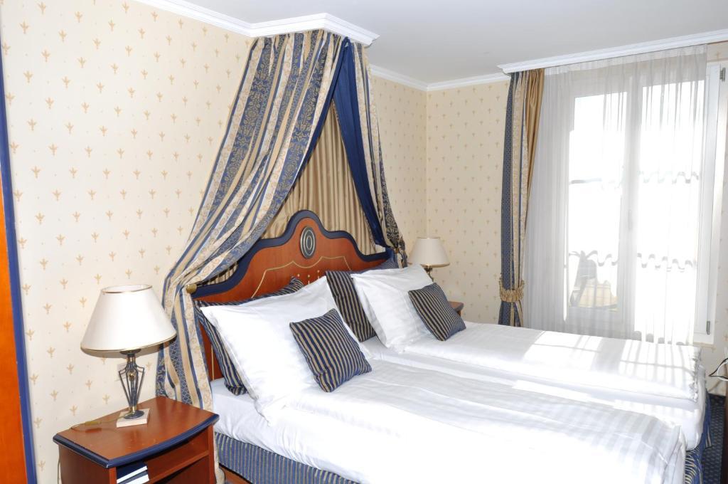 Hotel Restaurant Bellevue au Lac Thoune Chambre photo